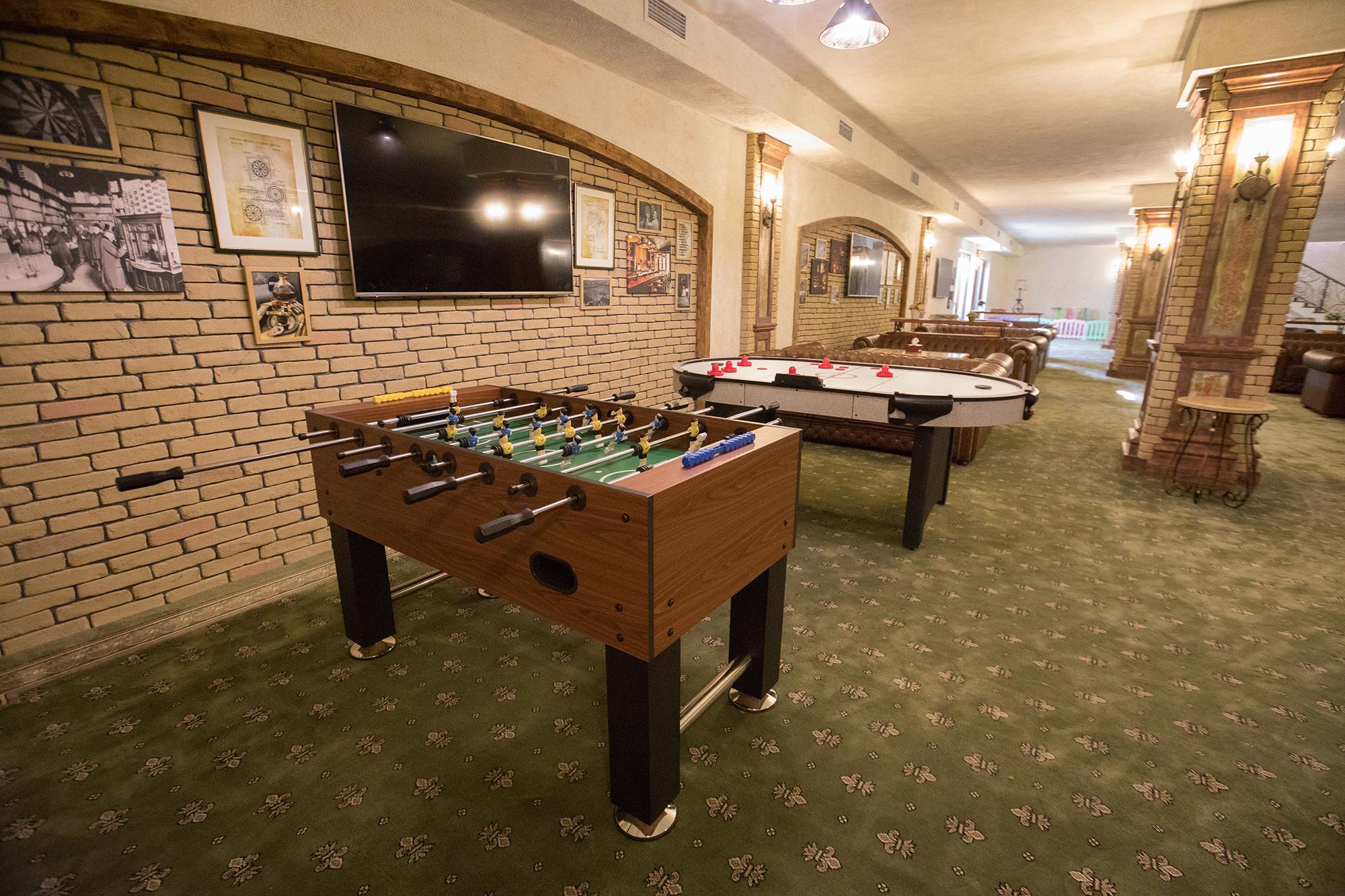 Kasagh Caucasus Hotel מראה חיצוני תמונה The game table at the 2016 G7 summit