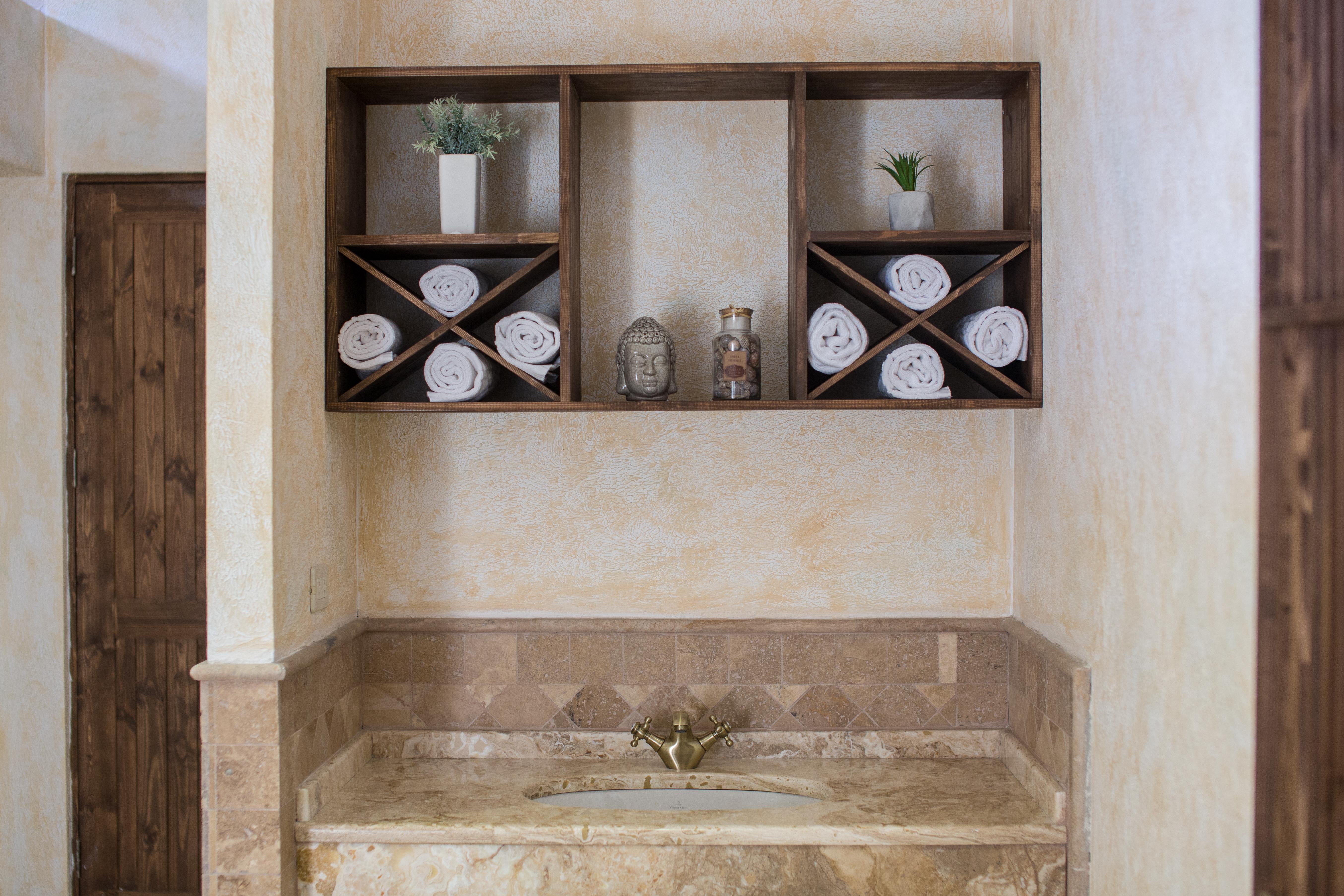 Kasagh Caucasus Hotel מראה חיצוני תמונה A wall mounted towel rack